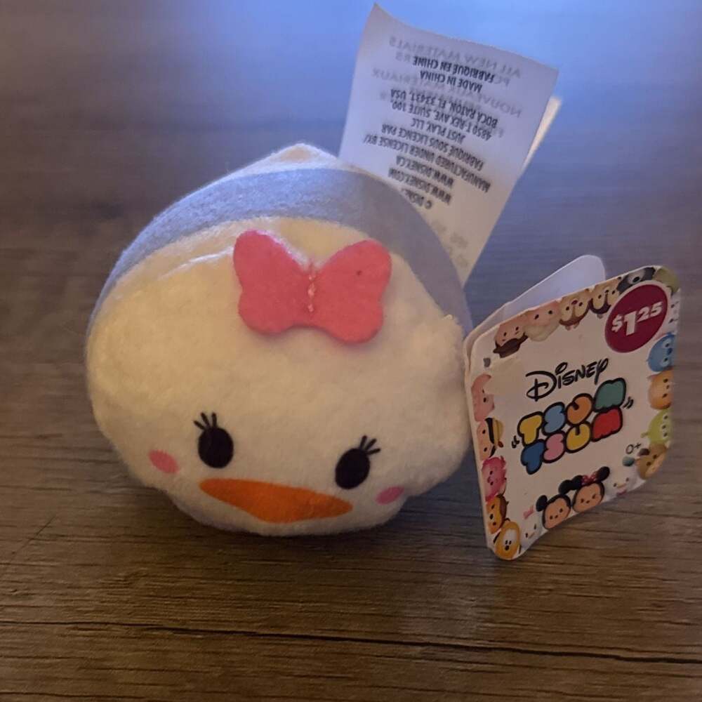Disney Tsum Tsum‎ Daisy Duck Miniature 3” Plush